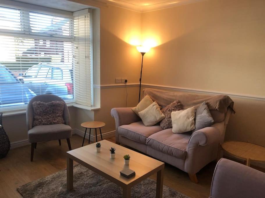 29 Comfort House 2 Bedroom Townhouse With Parking 斯肯索普 外观 照片