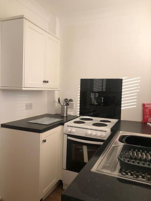 29 Comfort House 2 Bedroom Townhouse With Parking 斯肯索普 外观 照片