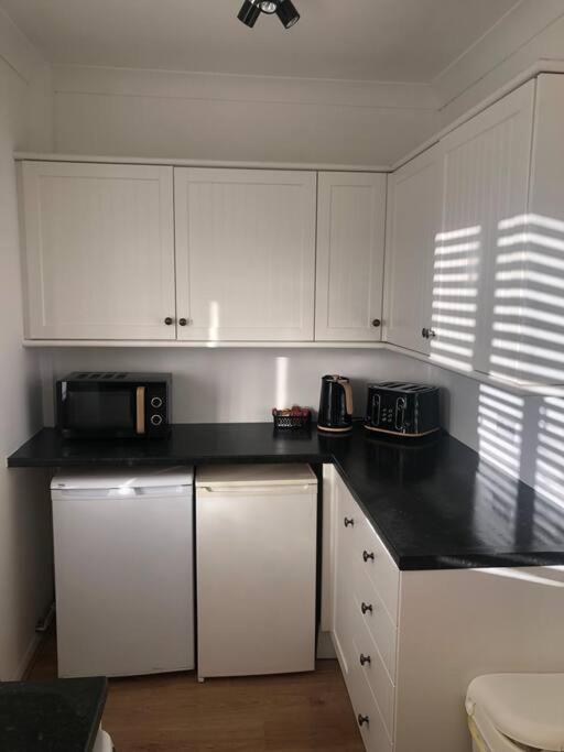 29 Comfort House 2 Bedroom Townhouse With Parking 斯肯索普 外观 照片