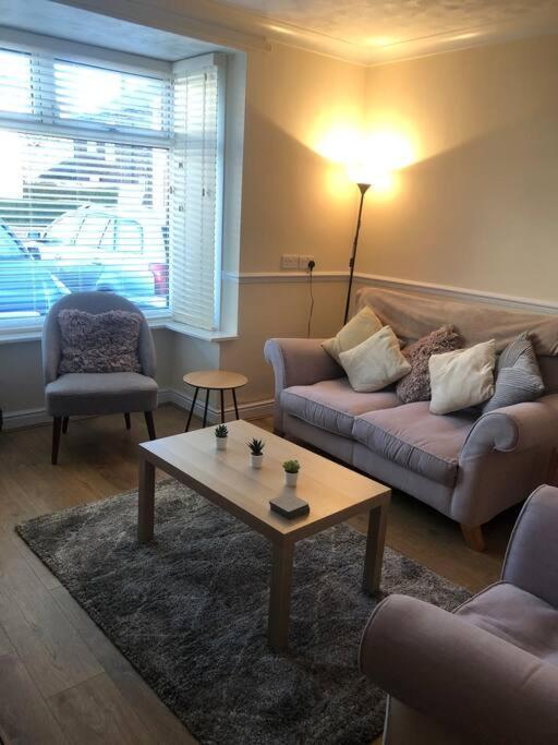 29 Comfort House 2 Bedroom Townhouse With Parking 斯肯索普 外观 照片