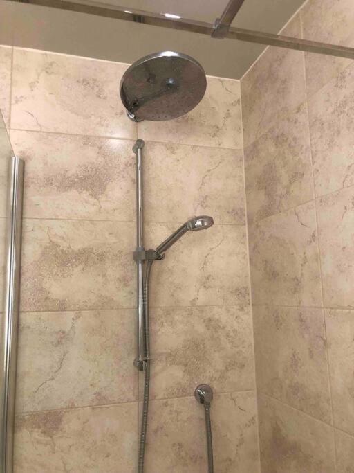 29 Comfort House 2 Bedroom Townhouse With Parking 斯肯索普 外观 照片